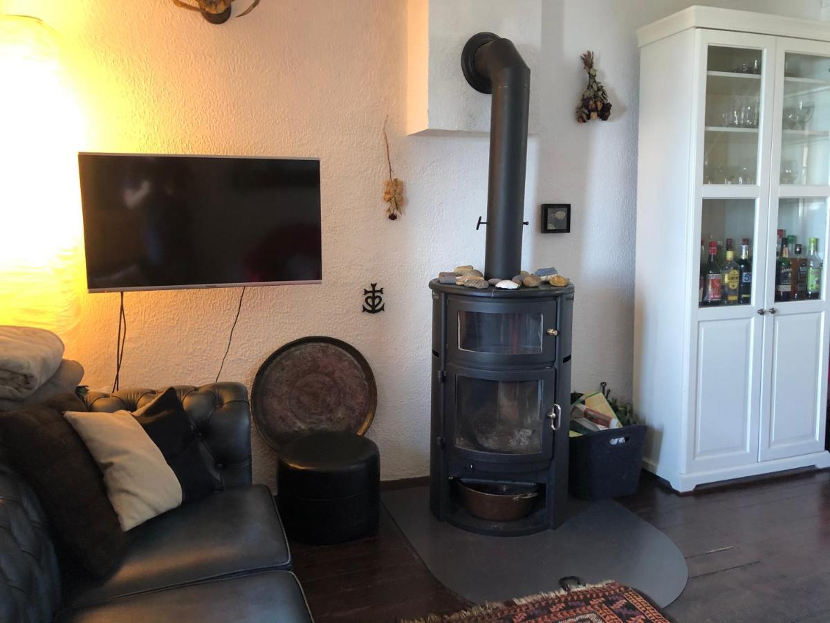 A Room With A View - Maisonnette Dans Bourg Medieval Au Bord Du Lac Leman Ивоар Екстериор снимка