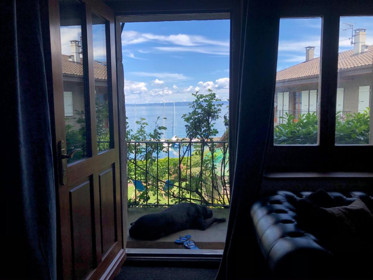 A Room With A View - Maisonnette Dans Bourg Medieval Au Bord Du Lac Leman Ивоар Екстериор снимка